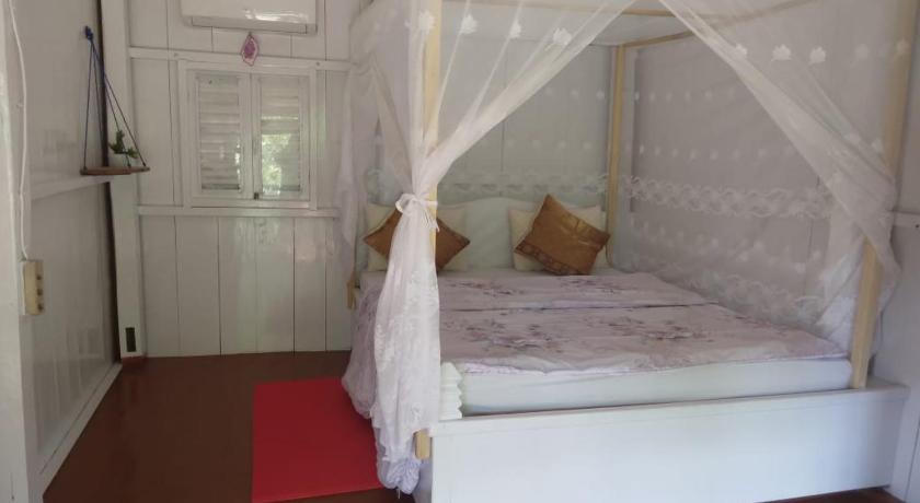 Scuba Republic Beach Bungalows photo