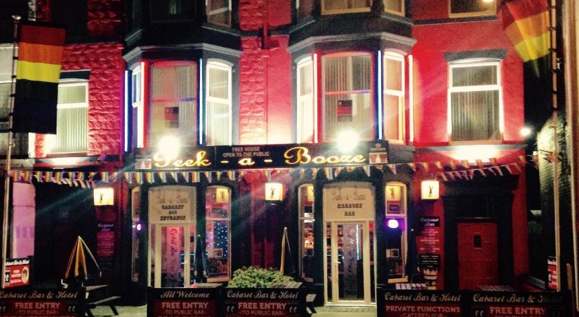 Peek-a-Booze - Budget Hotel - Adults Only — Hotel in Blackpool