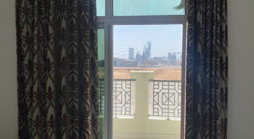 Cozy Apartments Partitions and Small Rooms for rent in Dubai photo