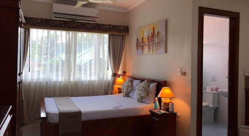 Ocean Breeze Resort photo