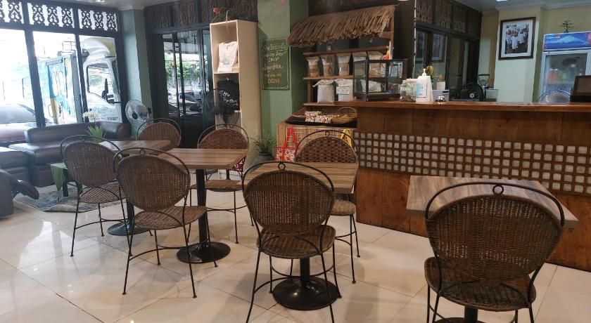 Makabata Guesthouse & Cafe – Manila, Metro Manila, NY