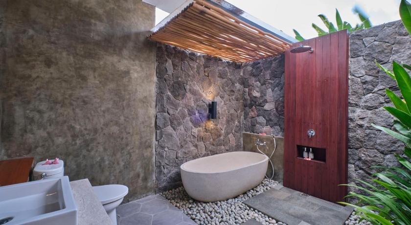 Villa Casa Natura 15 - 2 BRV with private pool 15 mins to Ubud photo