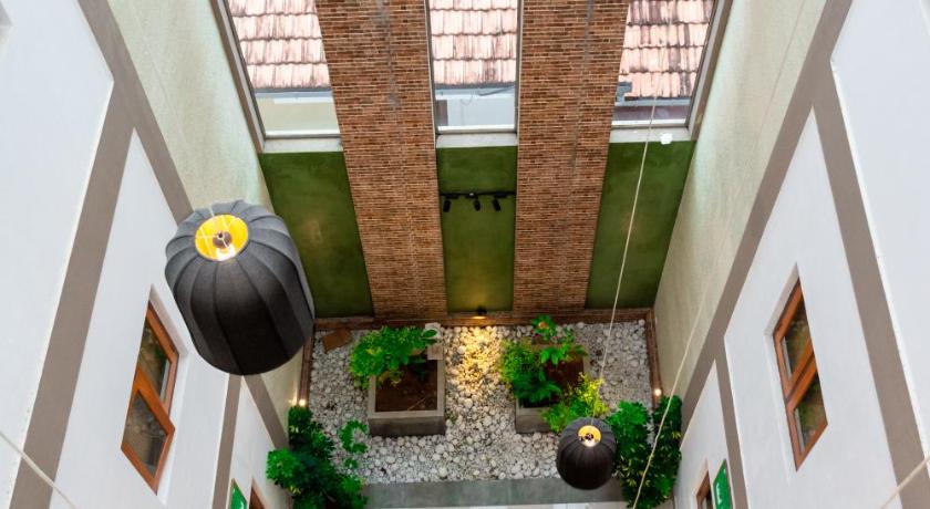 J Leaf Hotel By Blue Bird - image 38