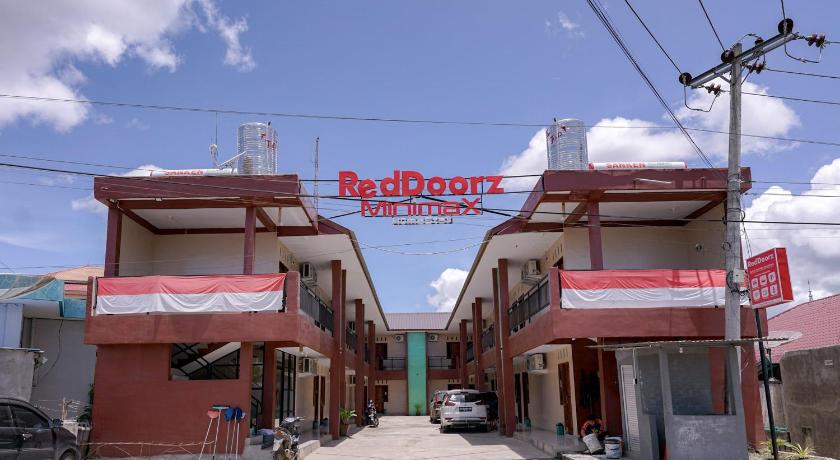 RedDoorz Syariah near Bukit Teletubbies Padangsidempuan photo