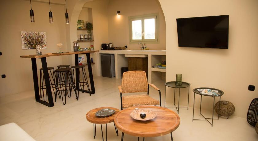 Olive Villa, New renovation, Entire House photo