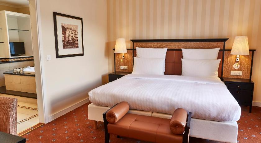 Image of Suite with Mountain View 1