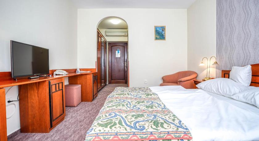 Image of Standard Queen Room 4