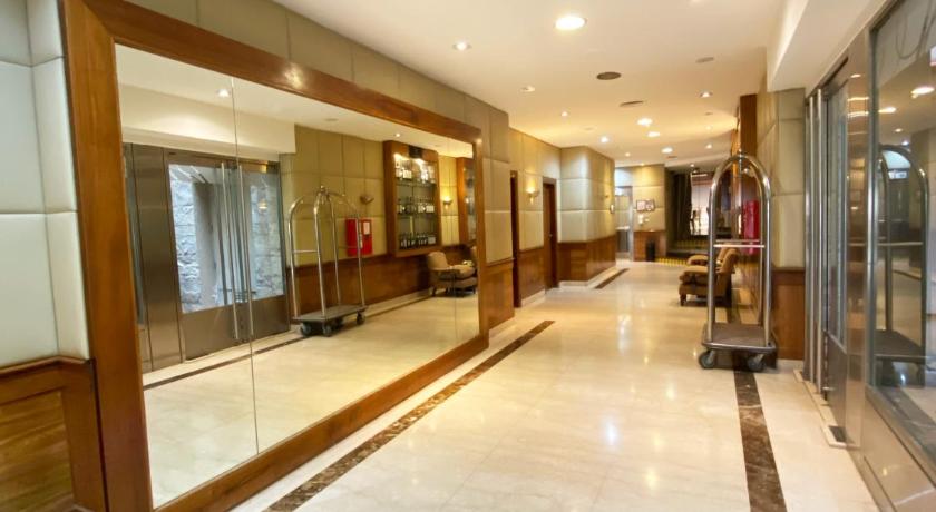 Lafayette Hotel photo