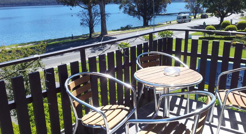 Image of King/Twin Lake View  (One Bedroom unit) 14