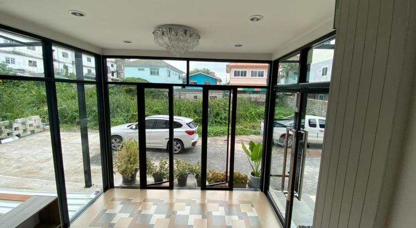 Bangkok Firstbuild Apartment (เฟิร์สบิวท์อพาร์ทเม้น) 3-Star Single Room lobby