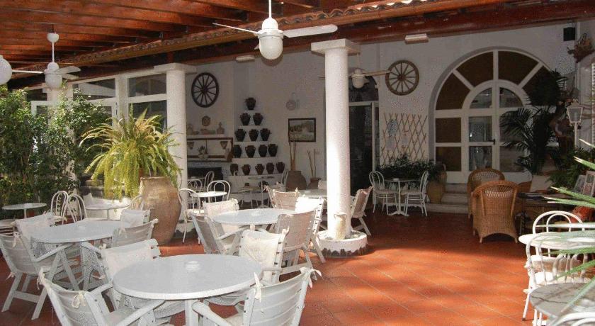 Hotel Villa Augustus — Hotel in Lipari Island