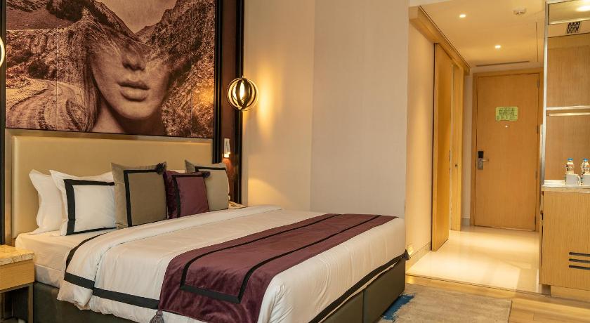 Double or Twin Room with City View