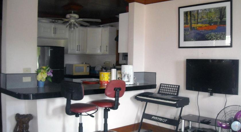 セブ CH Guest Inn 1つ星 ホテル ロビー