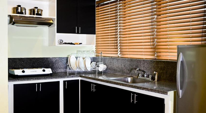 Image of 2 Bedroom Deluxe Suite 1