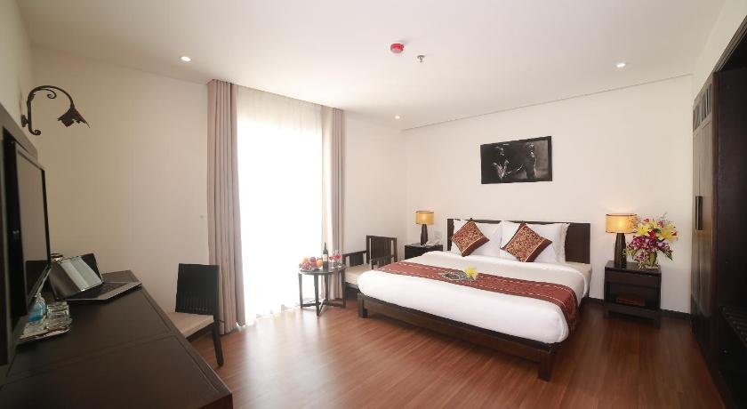 Image of Senior Deluxe City View With Balcony 7