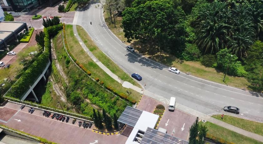 Shaftsbury Residence Cyberjaya Wifi, Netflix, Free Parking photo