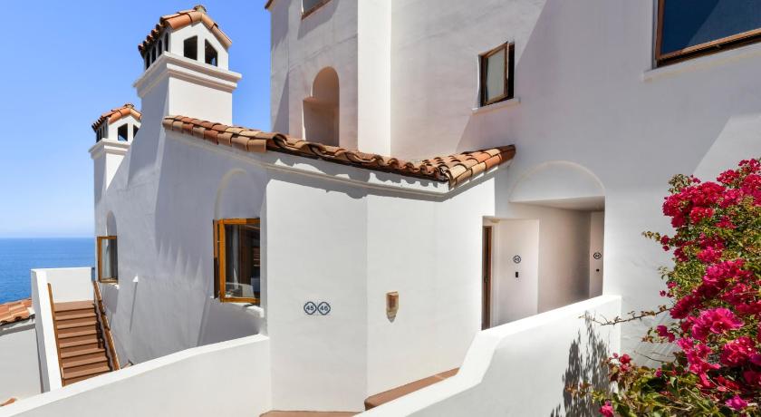 아발론 (CA) 10-Star Condo 21 Steps from Top - Premium Ocean View Corner Unit Fireplace New Golf Cart - HC245 4성급 숙소 객실