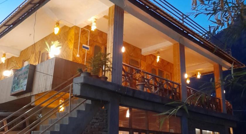 Paradiso Cafe &amp; Staycations — Hotel in Gushaini