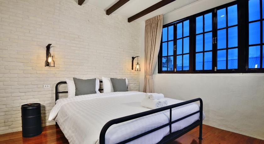 Image of Deluxe Double  Room 4