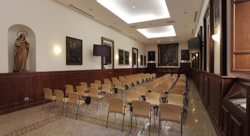 ローマ Casa I Cappuccini 4つ星 ホテル レストラン