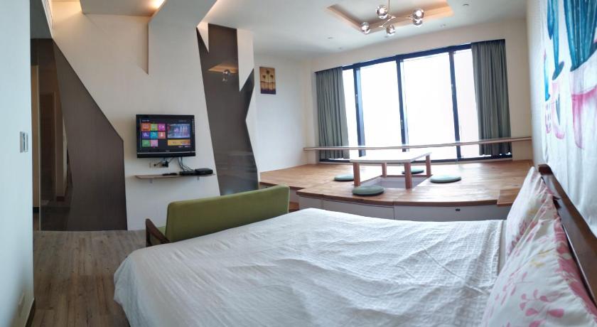 Image of Standard Double Suite 0