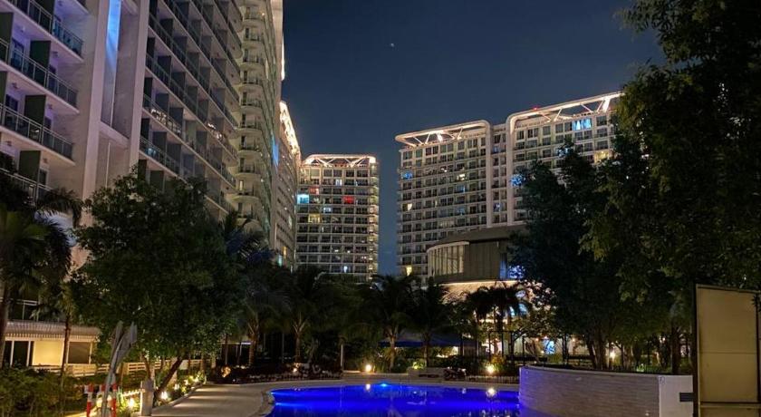 Charming Azure Condo with Wi-Fi plus Netflix photo