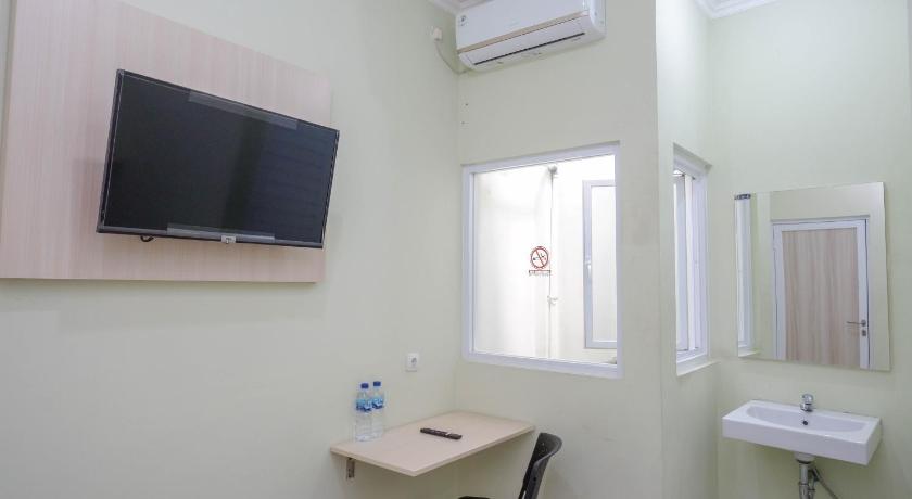 RedDoorz Syariah near Gerbang Tol Krapyak 2 Semarang - image 33