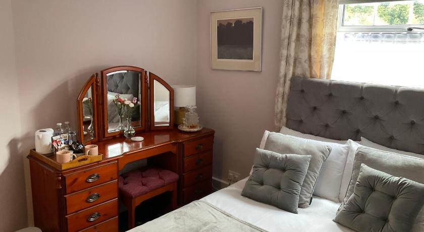 布兰利（萨里） The Jolly Farmer 3星级 酒店 泳池