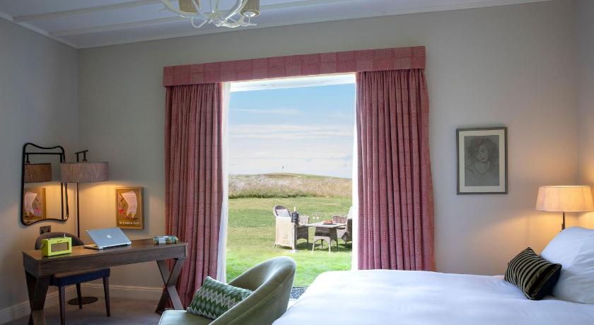 Comfy Luxe Double Room, Machrie Hotel & Golf Links in Port Ellen