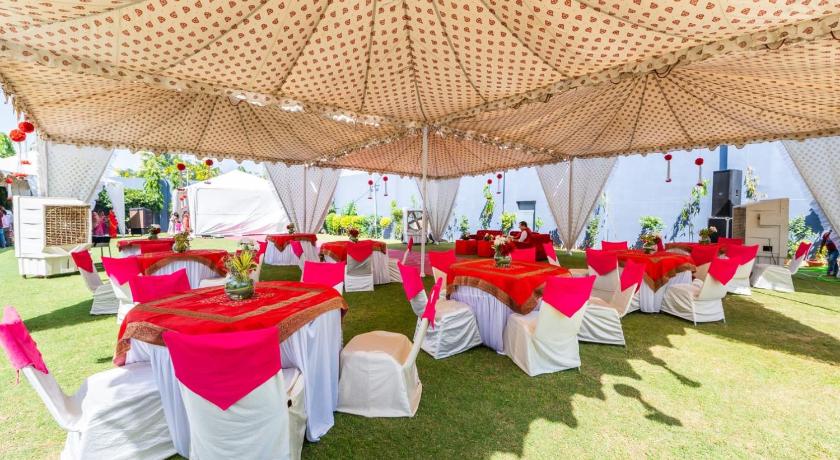 Hotel Prime Safari - image 6