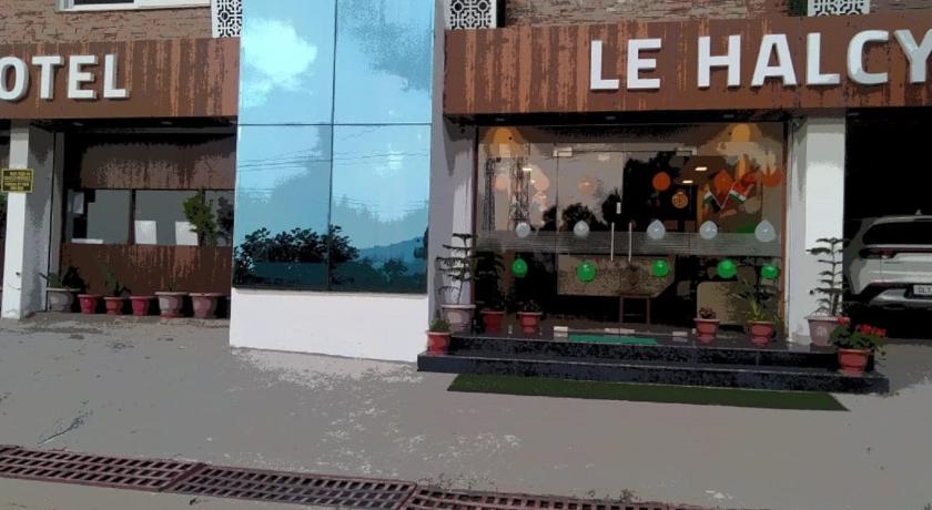 Hotel Le Halcyon Kasauli - image 34