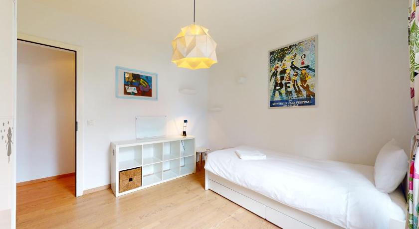 Spacious family apartment in La Tour-de-Peilz photo