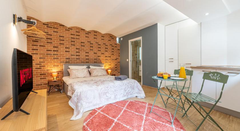 CHARMANT STUDIO RENOVÉ 150m DE MONACO