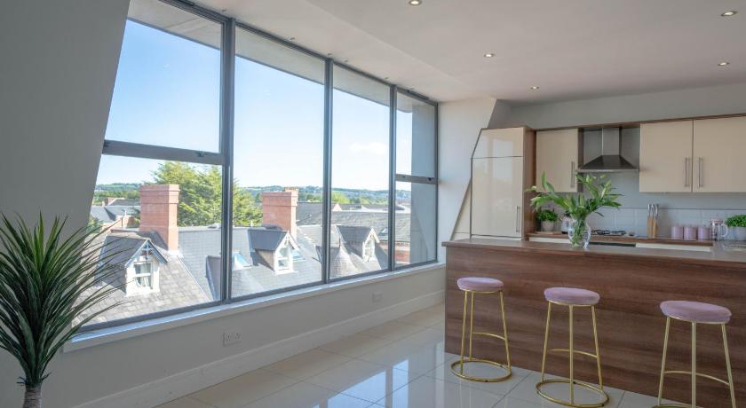 Super cute rooftop Apartment. Beautiful city views photo
