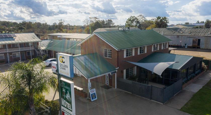 The Crossing Motel photo