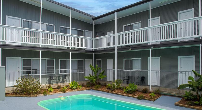 Pacific Motel 11