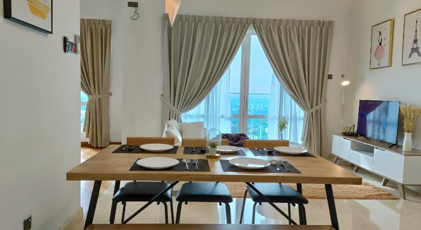 Tritower, 5mins to CIQ, Luxury apartment in JB town photo