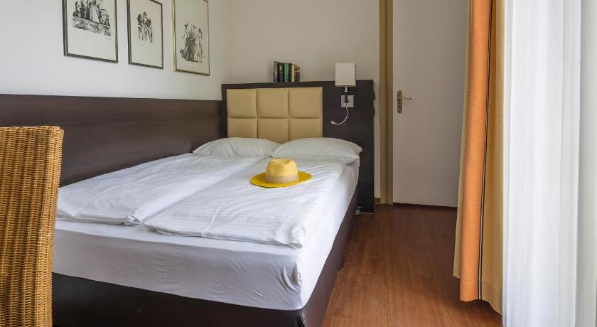 Hotel Minerva photo