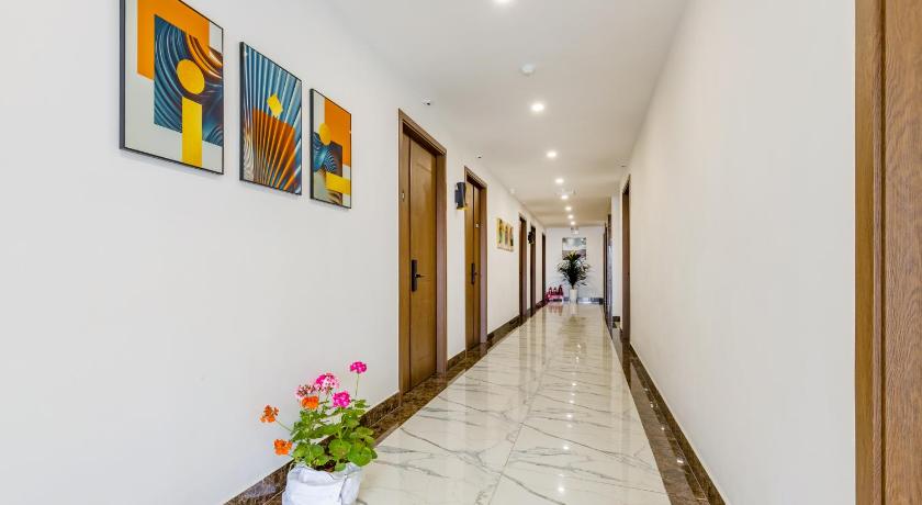 Phong Lan Building and Apartments photo