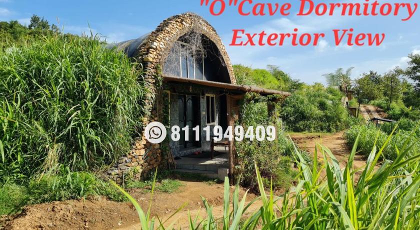 Shining Caves Resort — Hotel in Varagampadi