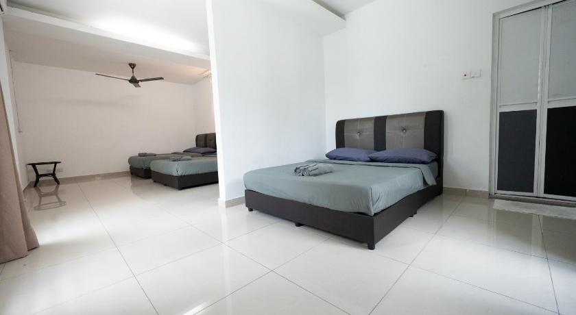 TK Homestay KB 5 Rooms 4 Toilets - Max 20 pax photo