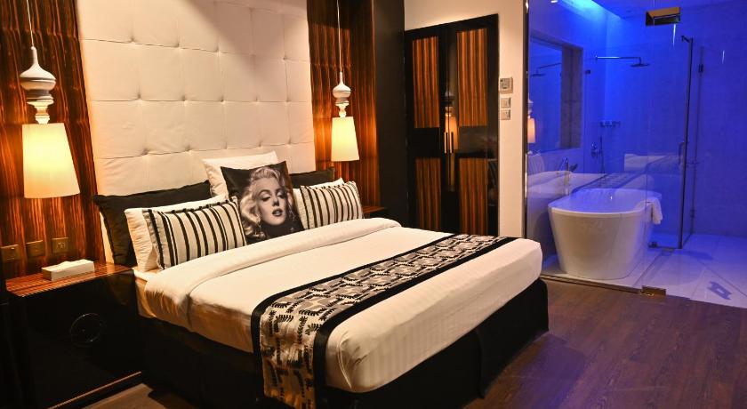 Ista Suites Seef photo