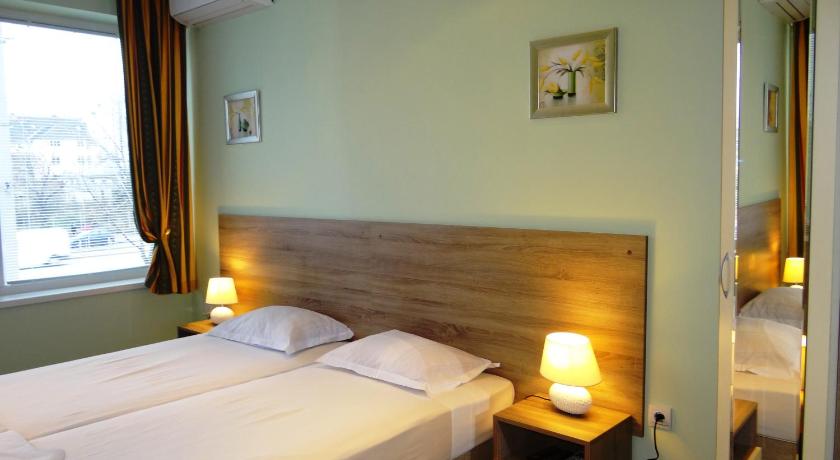 Guest Rooms Kom photo