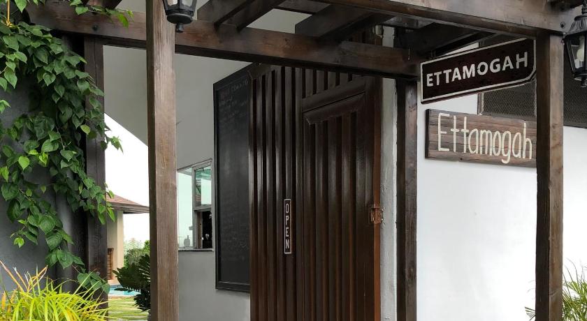 Ettamogah Hotel Inc. — Hotel in Angeles / Clark
