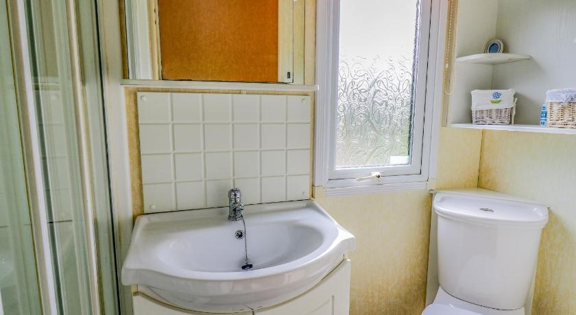 Tegrin Rosehaven 3-Star Single Room suite