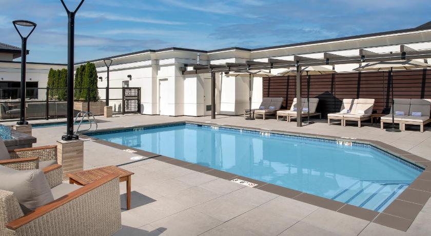 Silver Cloud Hotel Tacoma at Point Ruston Waterfront photo