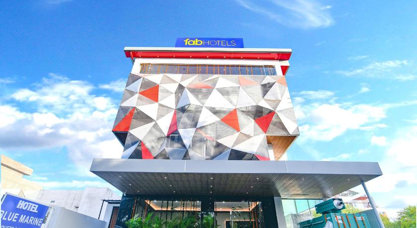 Capital O IND671 Hotel Blue Marine photo