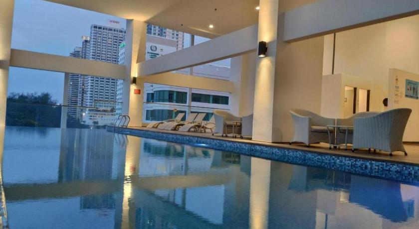 Sunrise Gurney Premium Suite - Gurney Drive photo