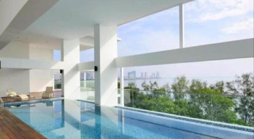 Sunrise Gurney Premium Suite - Gurney Drive photo