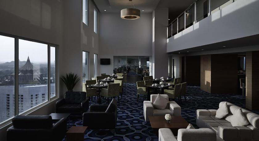 Kuching Pullman Kuching Hotel 4-Star Hotel pool